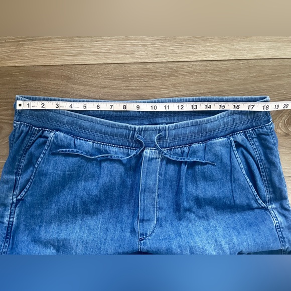 GAP Light Wash Denim Joggers EUC - Picture 6 of 9